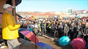 Stettener Quartiersfest: Schirme als Zeichen gegen Rassismus
